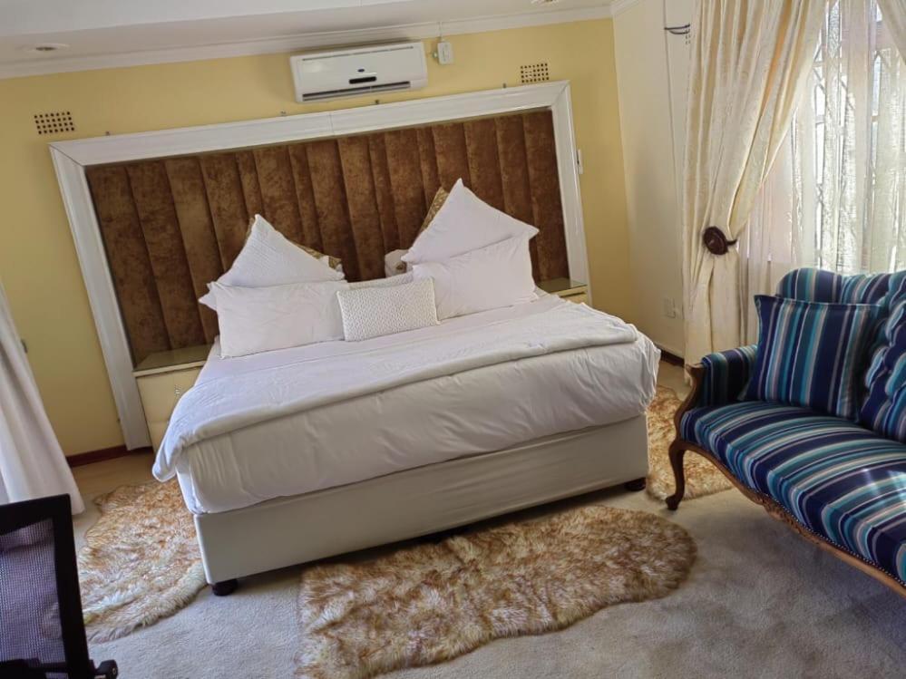 Obaa Sima Guest House Мтхатха Екстериор снимка