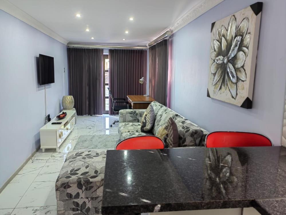 Obaa Sima Guest House Мтхатха Екстериор снимка